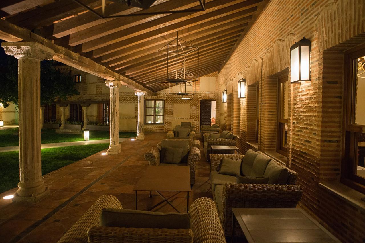 Posada Isabel De Castilla Мадригаль-де-лас-Альтас-Торрес Экстерьер фото