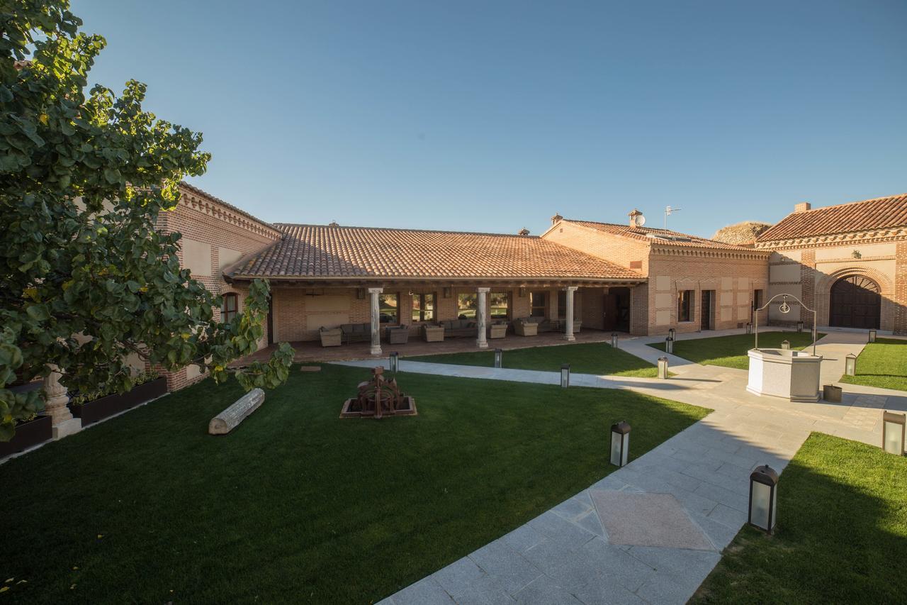 Posada Isabel De Castilla Мадригаль-де-лас-Альтас-Торрес Экстерьер фото