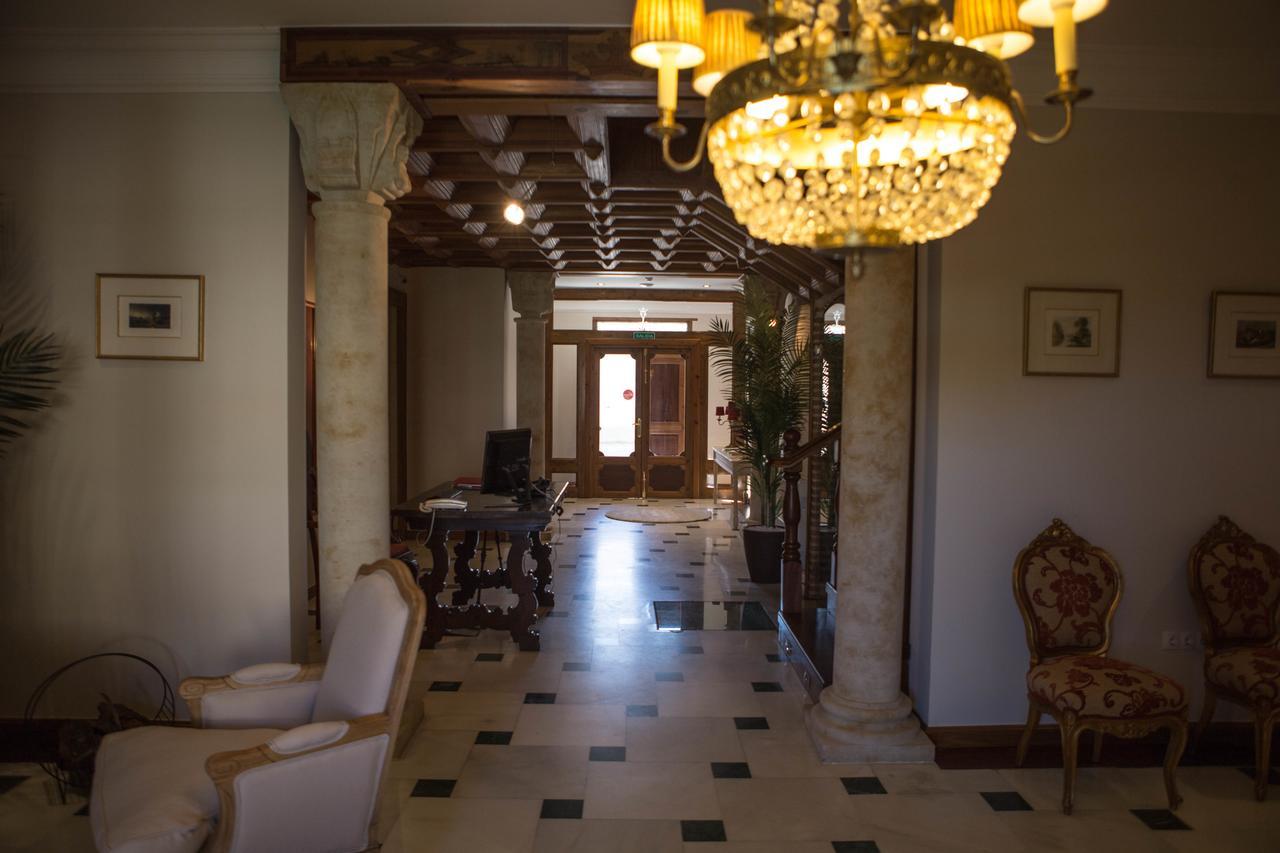 Posada Isabel De Castilla Мадригаль-де-лас-Альтас-Торрес Экстерьер фото