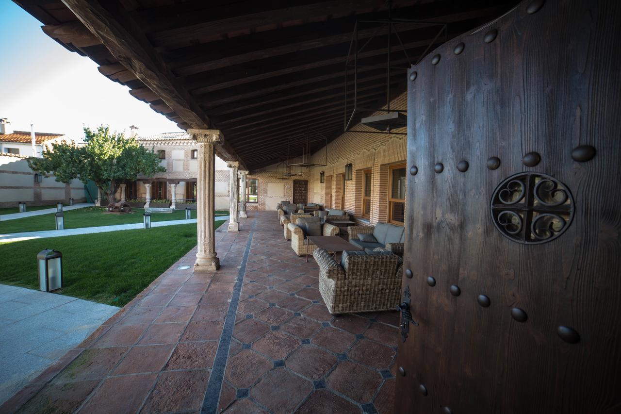 Posada Isabel De Castilla Мадригаль-де-лас-Альтас-Торрес Экстерьер фото